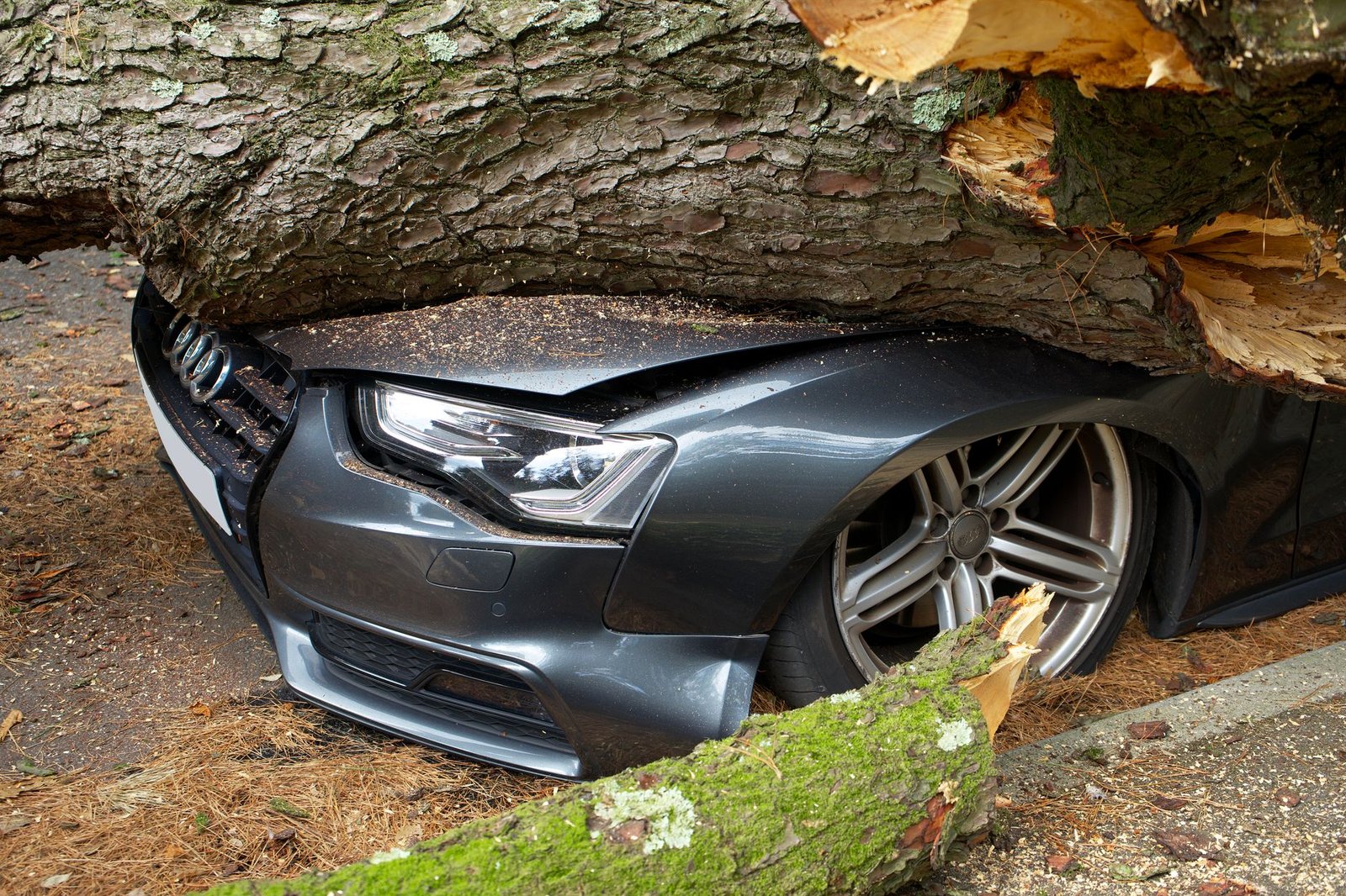 Siniestro total del coche: cómo reclamar si no estás de acuerdo con la valoración